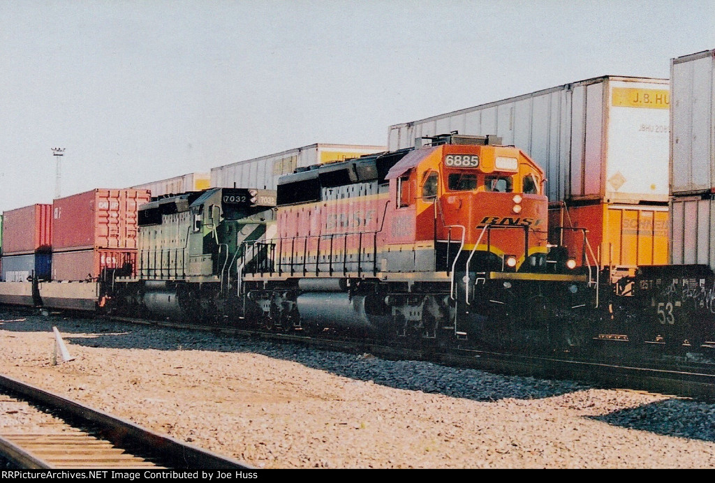 BNSF 6885 East